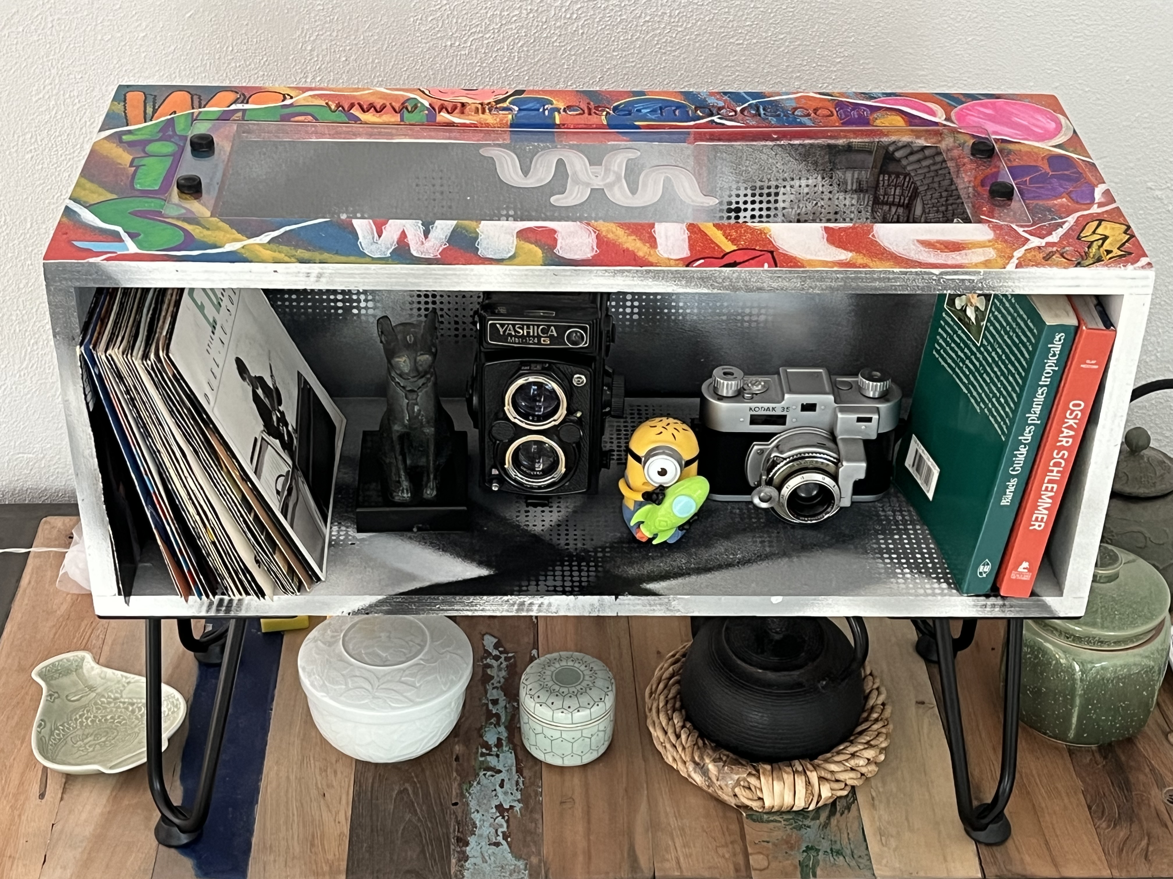 Zori 草履 (家具) by white-noise-moods